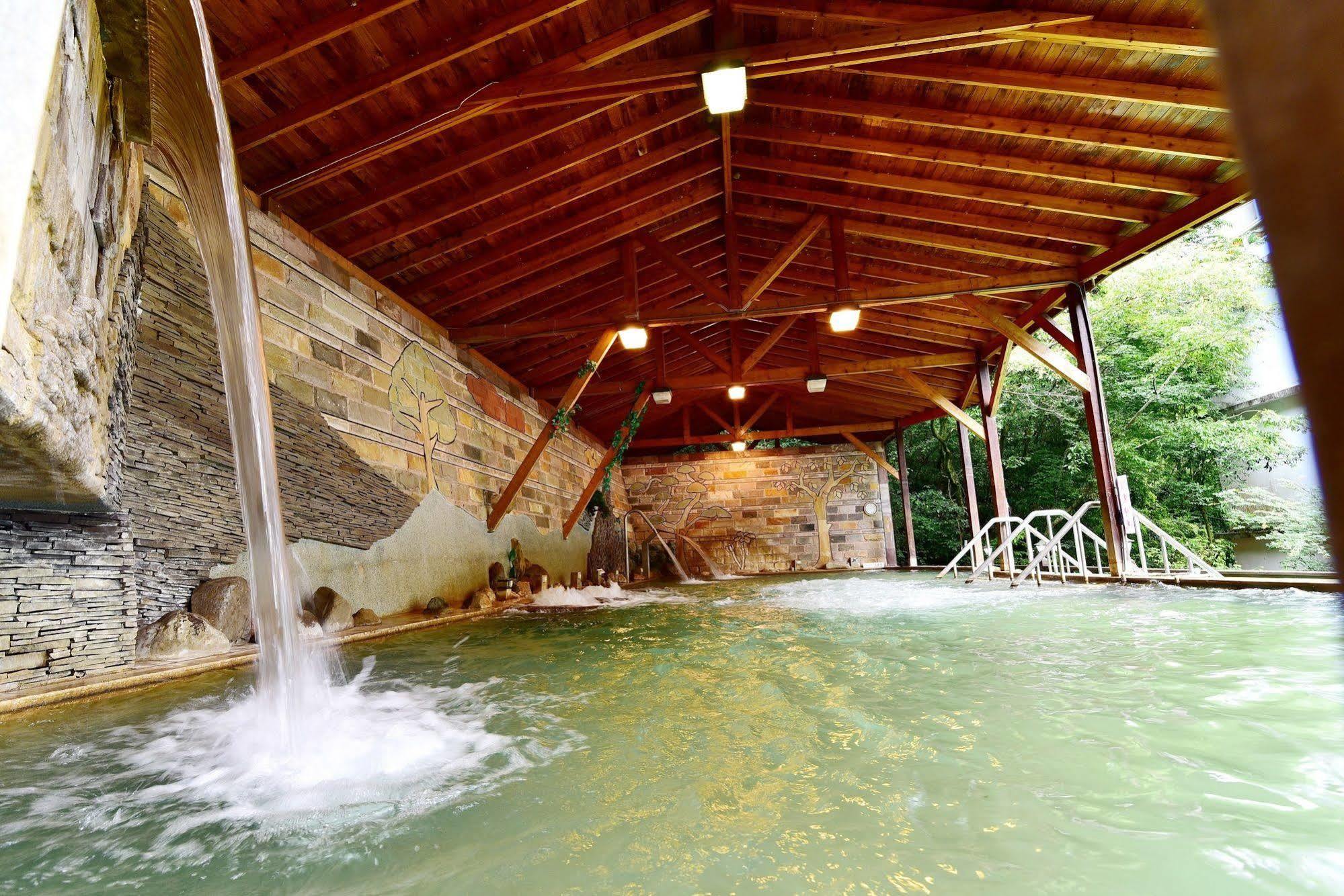 Jenq Yang Hotspring Hotel 런아이 외부 사진
